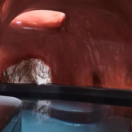 Executive With Private Indoor Or Outdoor Plunge-pool 2 Guests Villa Foinikia (Santorini)